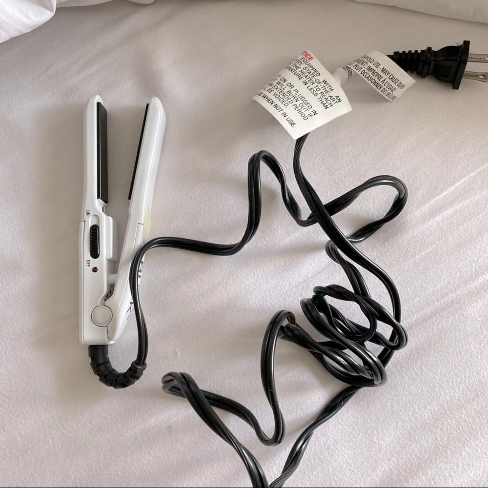 COPY - Rusk mini hair straightener white miniature iron